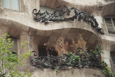 [Image 2000-04-06-02a]