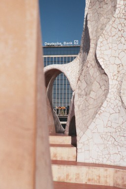 [Image 2000-04-07-01a]