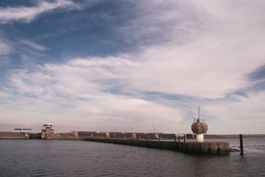 [Image 2001-03-08-02a]